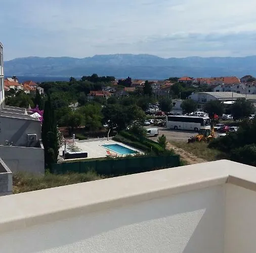 Marina Daire Sutivan